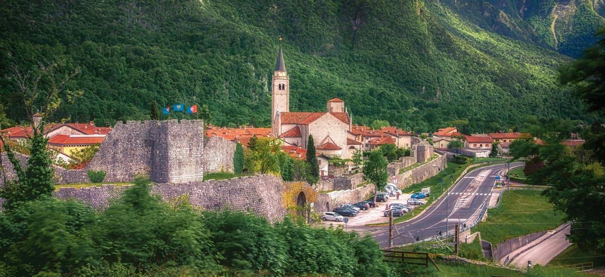 Appartamento Taverna Gattolini Venzone Exteriér fotografie